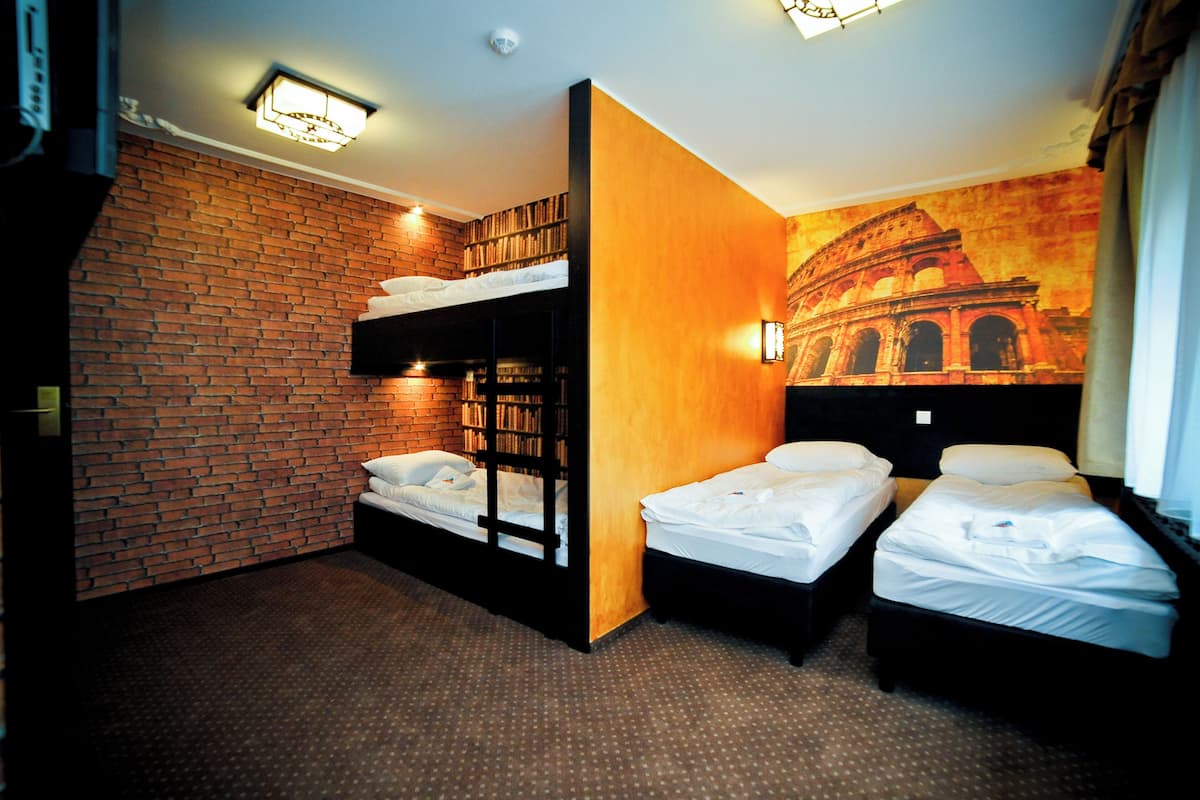 Iron/ironing board, free WiFi