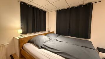 1 quarto, escrivaninha, Wi-Fi