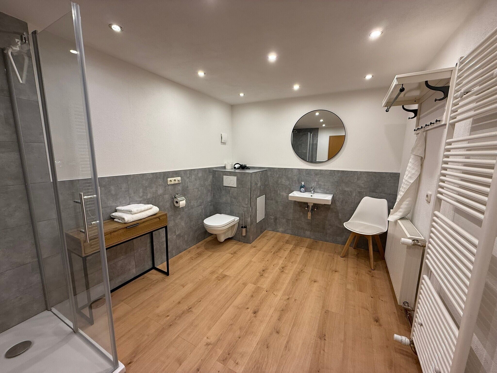 Shower, free toiletries, hair dryer