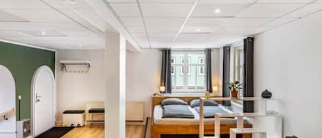 1 habitación, escritorio y wifi