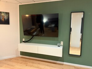 Interior - Apartment 'Ferien- Und Handwerkerwohnung' with Wi-Fi (Römhild)