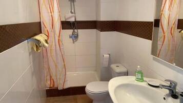 Shower, towels