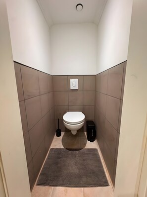 تجهيزات دش، مجففات شعر، مناشف