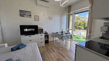 1 chambre, fer et planche Ă repasser, Wi-Fi, draps fournis