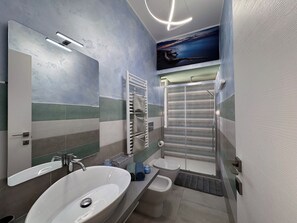 Hair dryer, towels, soap, toilet paper - Albissola Sea View (Albissola Marina)