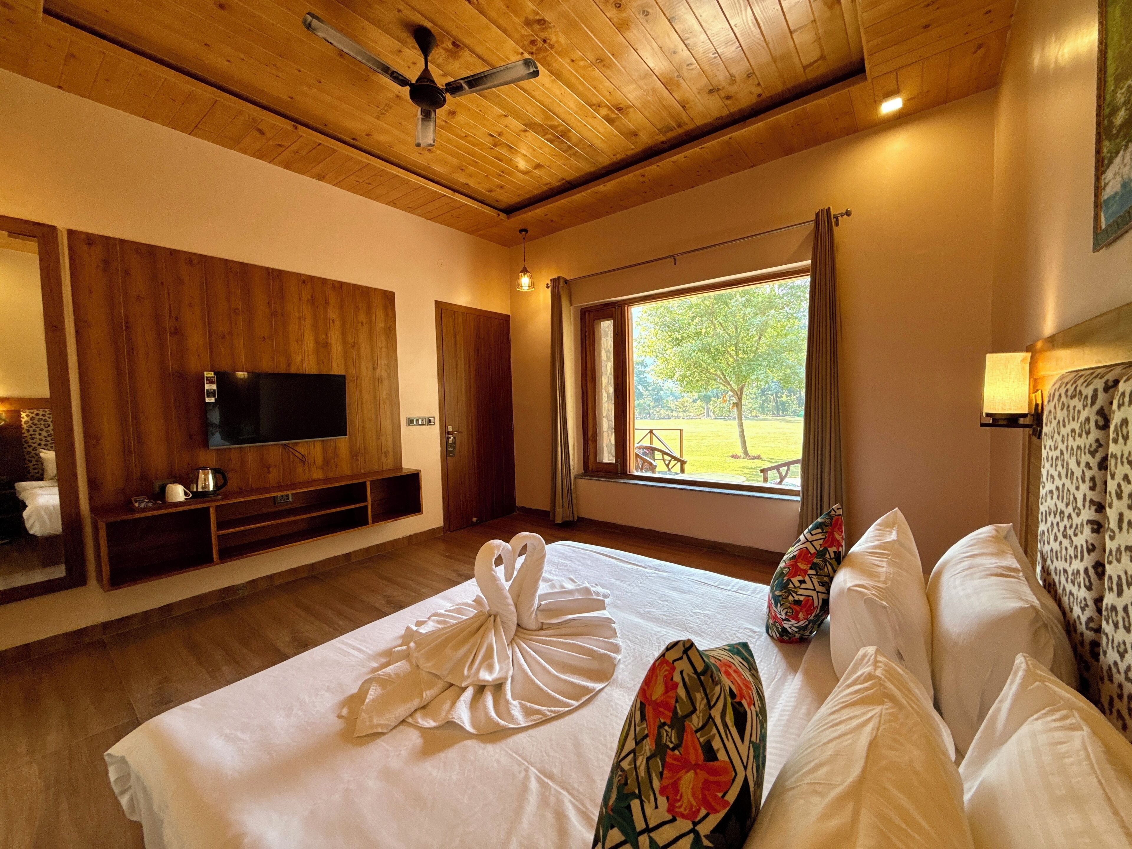 Superior-huone | Minibaari, tallelokero huoneessa, pimennysverhot, silitysrauta/-lauta