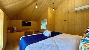 Habitación Premium doble | Caja fuerte, cortinas opacas, tabla de planchar con plancha