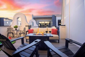 Terrace/patio - Printer's Alley Vibes Rooftop Fire Table + Karaoke (Nashville)