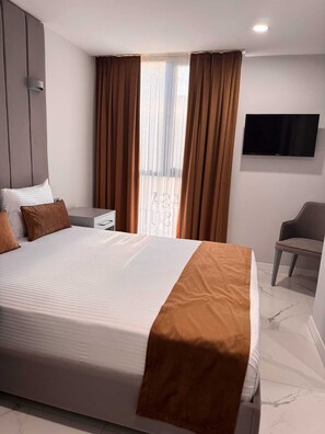 Svit Comfort | Värdeförvaringsskåp på rummet, skrivbord och arbetsyta för laptop