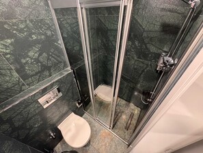 Svit Comfort | Badrum | Dusch, hårtork, tofflor och handdukar