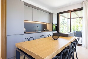 Dining - Luxury Jacuzzi Villa Athena (Palermo)