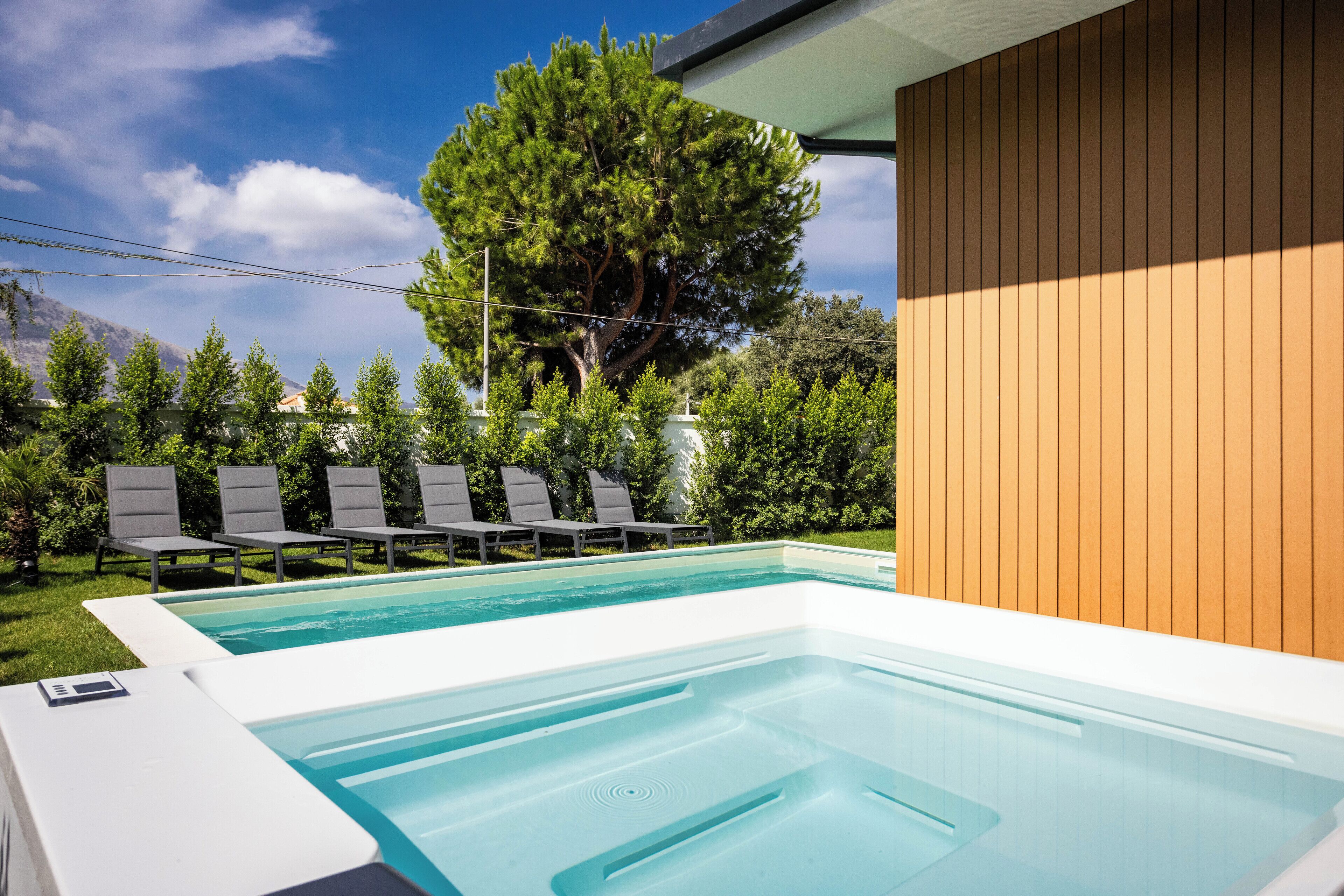 Bain à remous extérieur