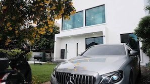 House, 6 Bedrooms, Smoking, Private Pool | Property grounds