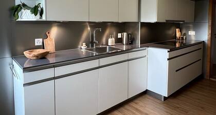 Gemütliche Ferienwohnung
See und Alpenblick - Skigebiet Flumserberg