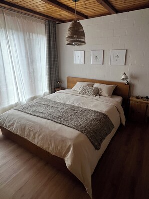 1 chambre, fer et planche à repasser, accès au Wi-Fi (inclus)