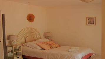 4 chambres, fer et planche Ă repasser, Wi-Fi, draps fournis