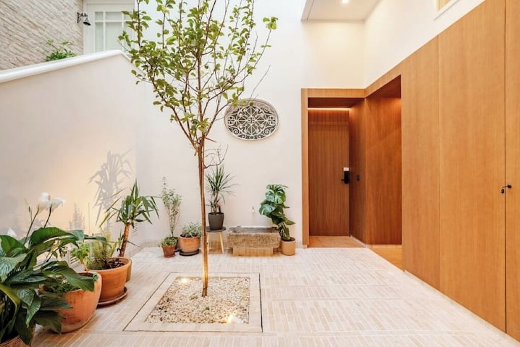 المنشأة من الداخل