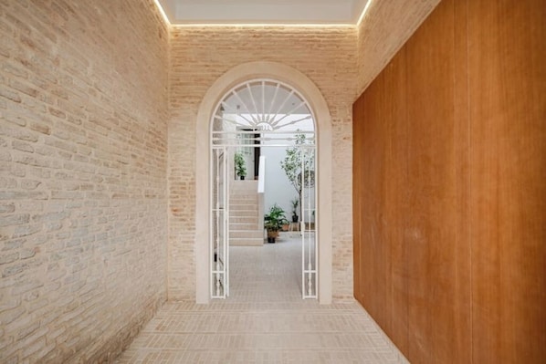 Interior - 🌙 Lunero: Elegant One-Bedroom Retreat in Seville’s Historic Old Town (Sevilla)