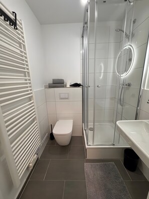 تجهيزات دش، مجففات شعر، مناشف