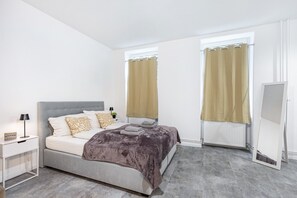 1 bedroom, WiFi, bed sheets - Smart Home Studio | Near Ku’damm Living Apartment 2 – Modern Comfort in Berlin (Berlin)