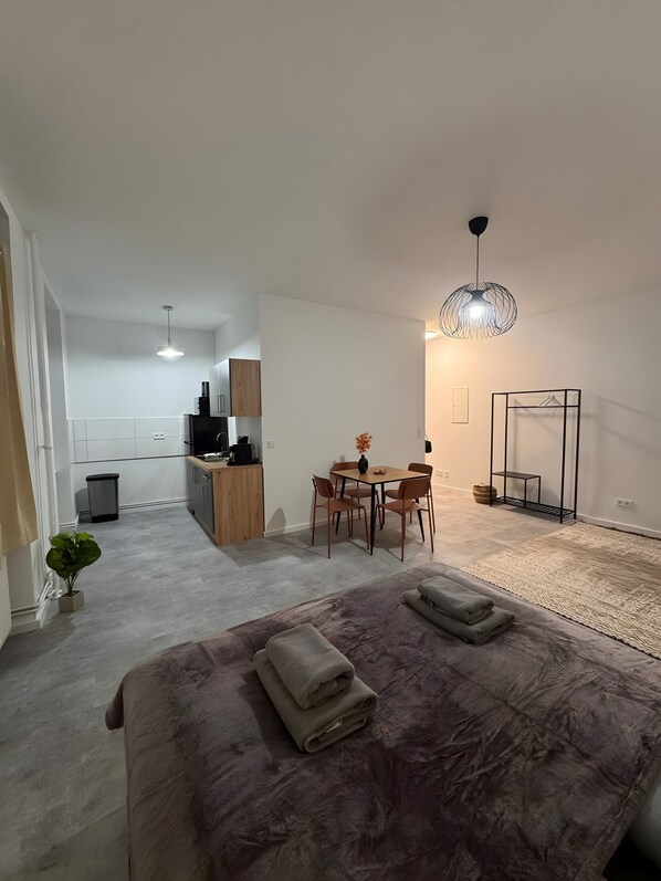 1 غرفة نوم وواي فاي وملاءات أسرّة