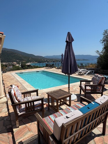 Seaside pool villa in Sagone