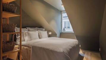 4 bedrooms, WiFi, bed sheets