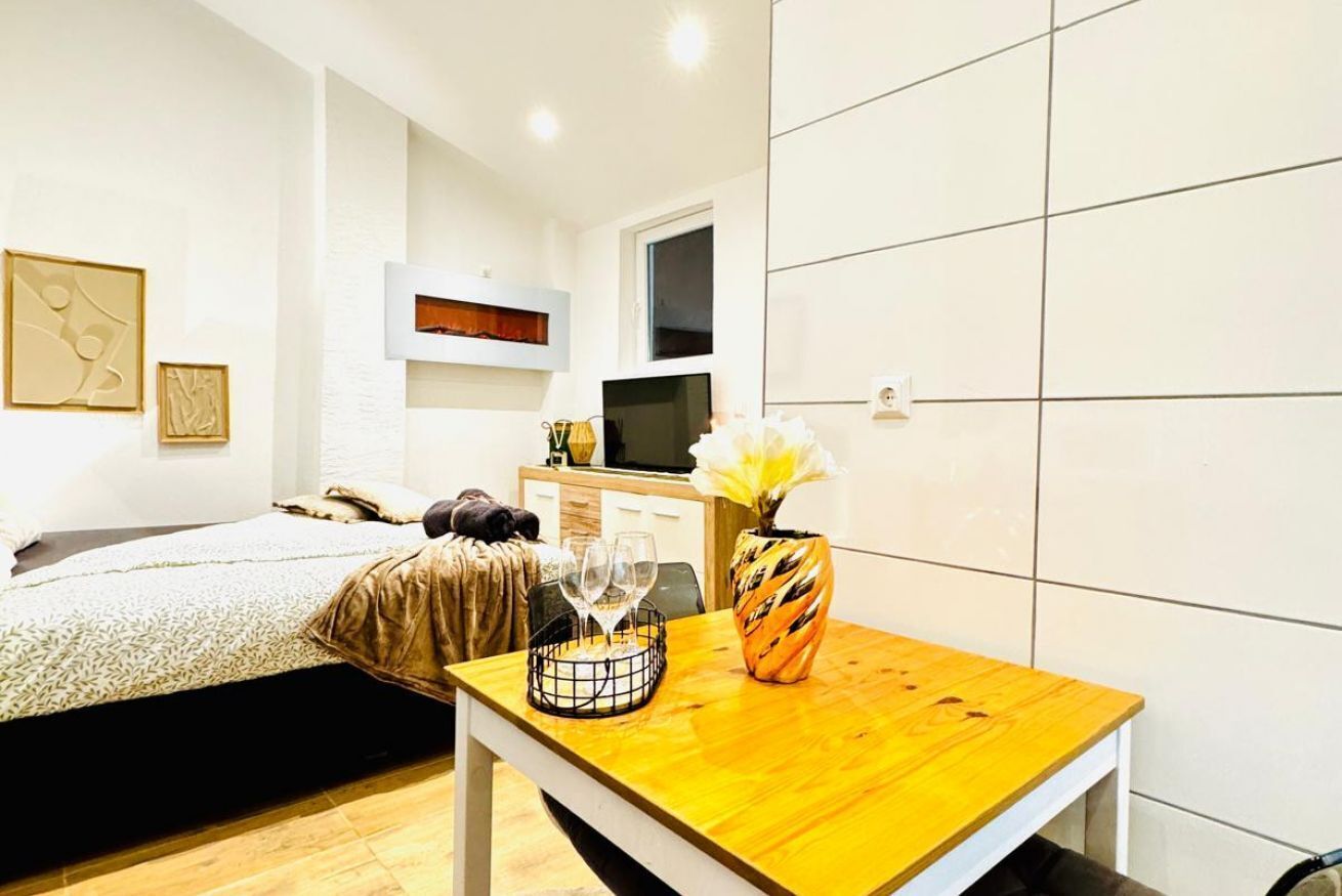 1 Schlafzimmer, Schreibtisch, Bügeleisen/Bügelbrett, Bettwäsche