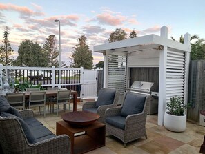 Terrace/patio - Beach Loft - on the Esplanade (Torquay)