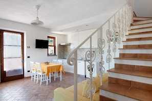 Interior - Holiday Home 'L'Appartamentino Di Giulia' / La Pila-Marina di Campo / Wi-Fi and Air Conditioning (Campo nell'elba)