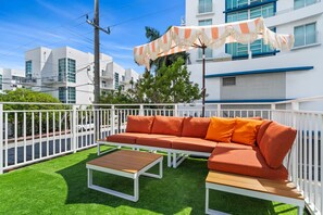 Property grounds - Blue Flamingo Suites (Miami Beach)