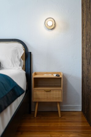 Exclusive Studio, Patio | Egyptian cotton sheets, premium bedding, memory-foam beds, desk - Blue Flamingo Suites (Miami Beach)