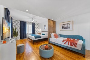 Exclusive Studio, Patio | Cadar kapas Mesir, peralatan tempat tidur premium, busa memori, meja 