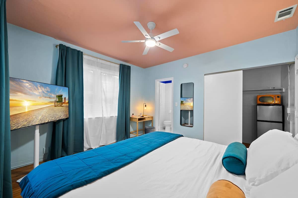 Deluxe Double Room (Unit 12) | Blackout drapes, iron/ironing board, free WiFi