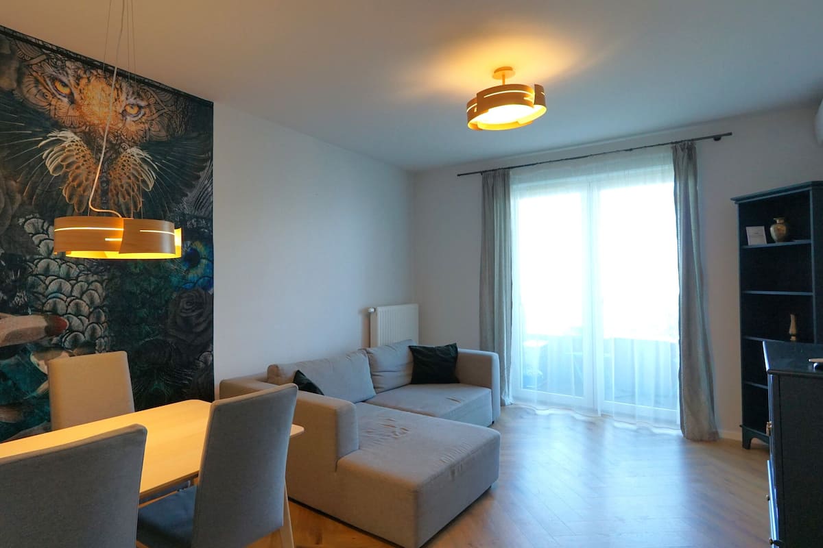Gold Exclusive Apartment | 客廳 | 82 厘米LED 電視連有線電視頻道