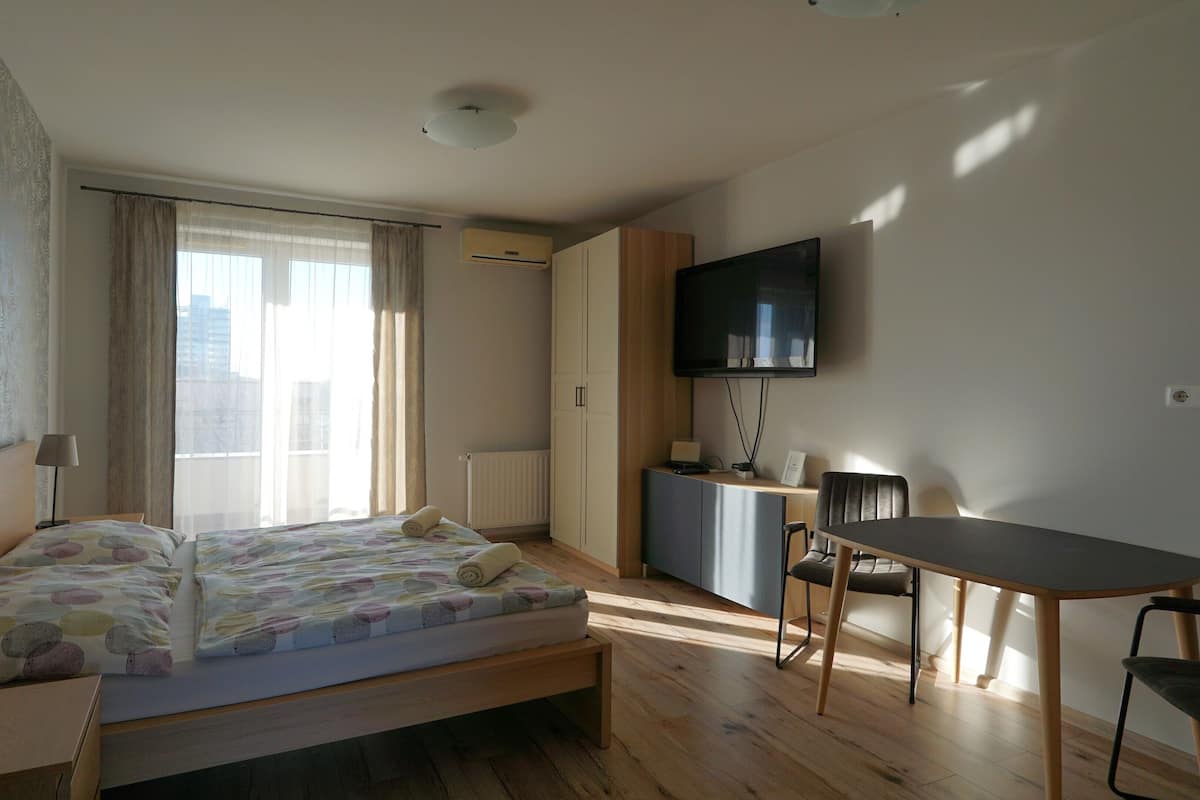 Silver Deluxe Apartment | 熨斗/熨衫板、可攜式嬰兒床、免費 Wi-Fi、床單