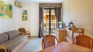 Standard Apartment, Balcony, City View | Cots/infant beds, rollaway beds, free WiFi, bed sheets