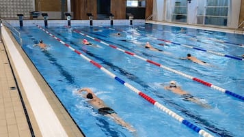 3 Innenpools, Rettungsschwimmer vor Ort