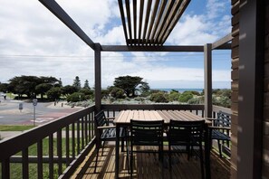 تناول الطعام بالخارج