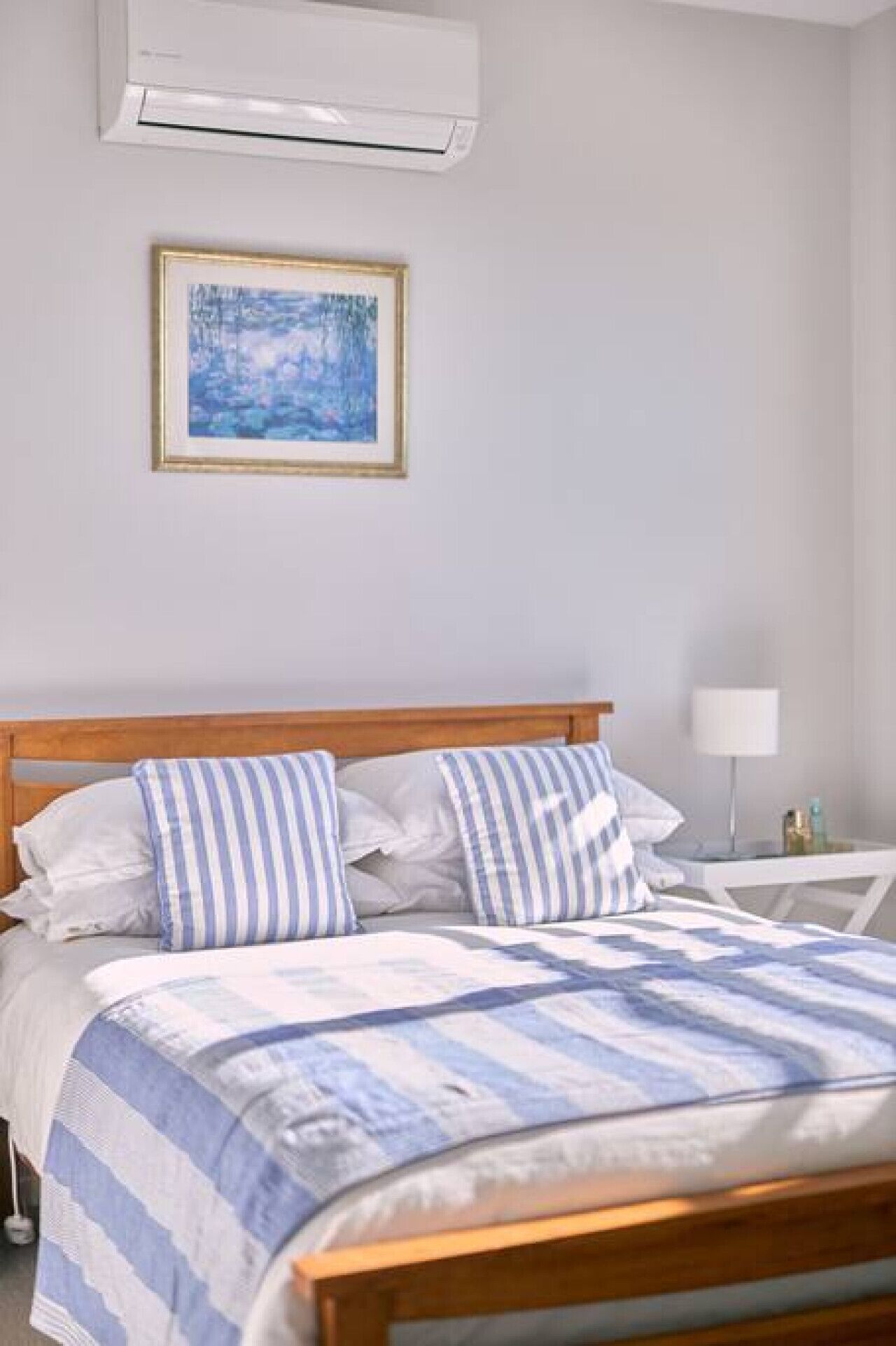 2 bedrooms, iron/ironing board, bed sheets