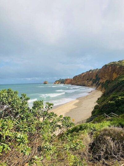 Adorable beach shack in the heart of Aireys Inlet