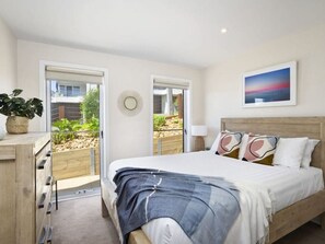 4 chambres, fer et planche à repasser, draps fournis