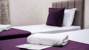 Habitación estándar con 2 camas individuales | Sábanas de algodón egipcio y ropa de cama de alta calidad