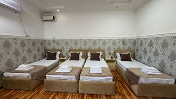 Egyptian cotton sheets, premium bedding, laptop workspace, free WiFi