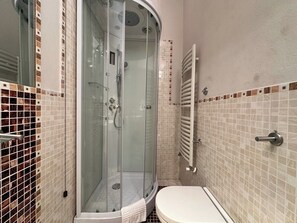Shower, hair dryer, bidet, towels - Tuscan accommodation (20 minutes from Florence) (Prato)