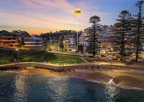 Exterior - Casita Del Mar - Wake seaside in the heart of Terrigal! (Terrigal)