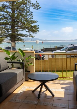 Property grounds - Casita Del Mar - Wake seaside in the heart of Terrigal! (Terrigal)
