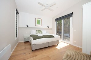 3 bedrooms, desk, WiFi - Hilltop Vistas - Pet Friendly! (Fairhaven)