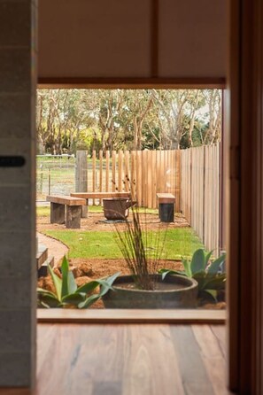 المنشأة من الداخل