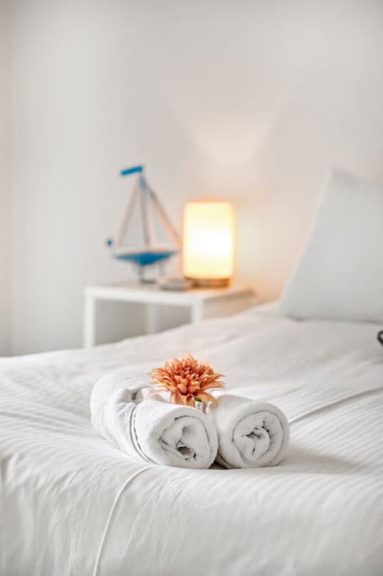 4 habitaciones, tabla de planchar con plancha y cuna de viaje 